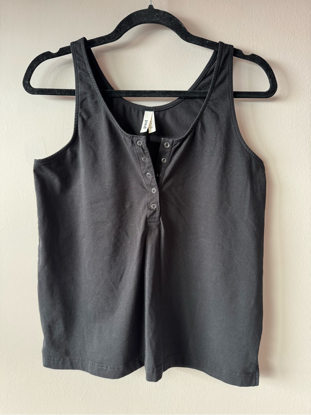 Pact Women’s Black Organic Cotton Henley Quarter Snap Tank Size Small